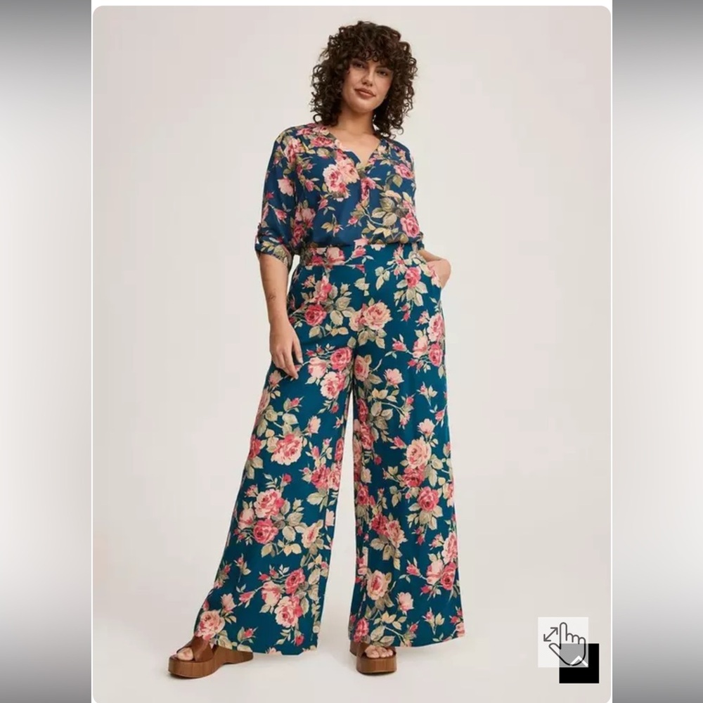 TORRID High-Rise Pull-On Wide-Leg Pant in Steph Roses Floral Legion Blue~Sz.0